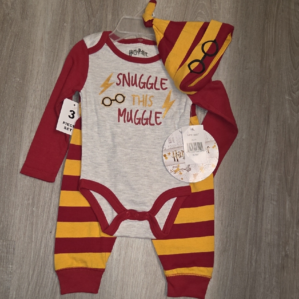 Warner Bros. Red and Yellow Bodysuit Snuggle Muggle